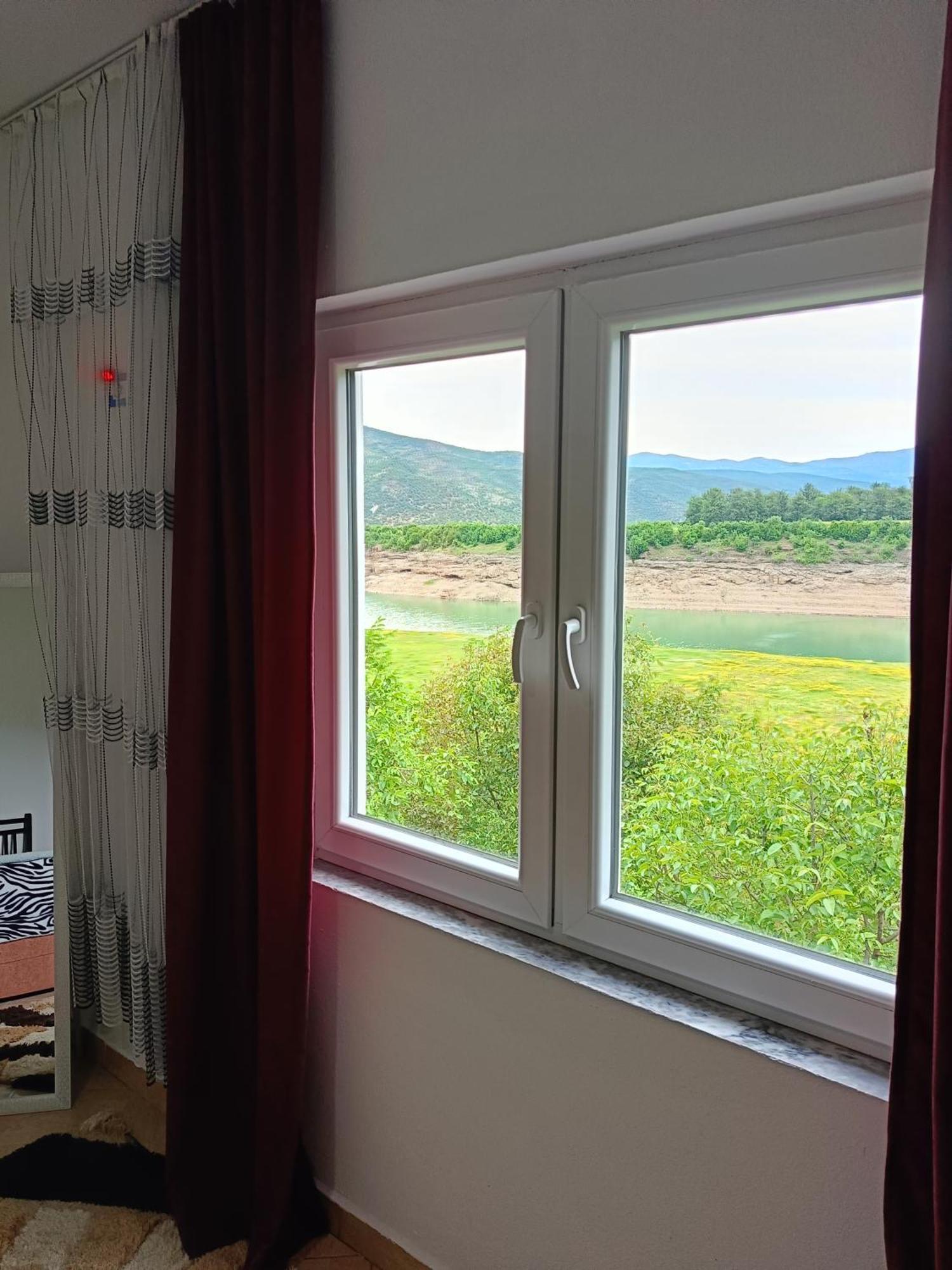 Superpanorama Guesthouse Kukes Exterior foto